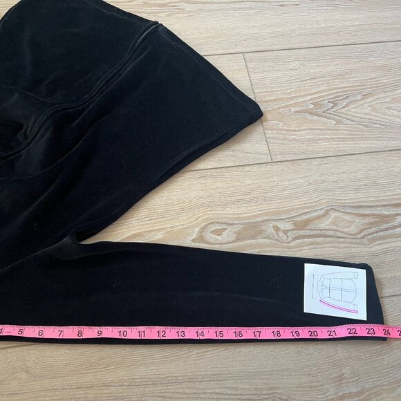 Lord & Taylor Black Velvet Zip-Front Jacket - Size M - Cozy Chic! - Picture 10 of 11